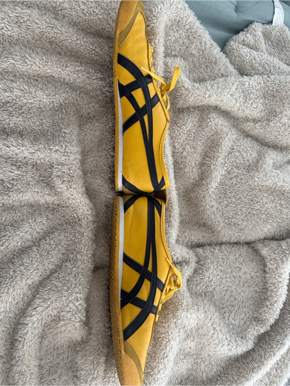 Onitsuka Tiger yellow Men’s Athletic Sneakers with Black Stripes - Picture 3 of 6